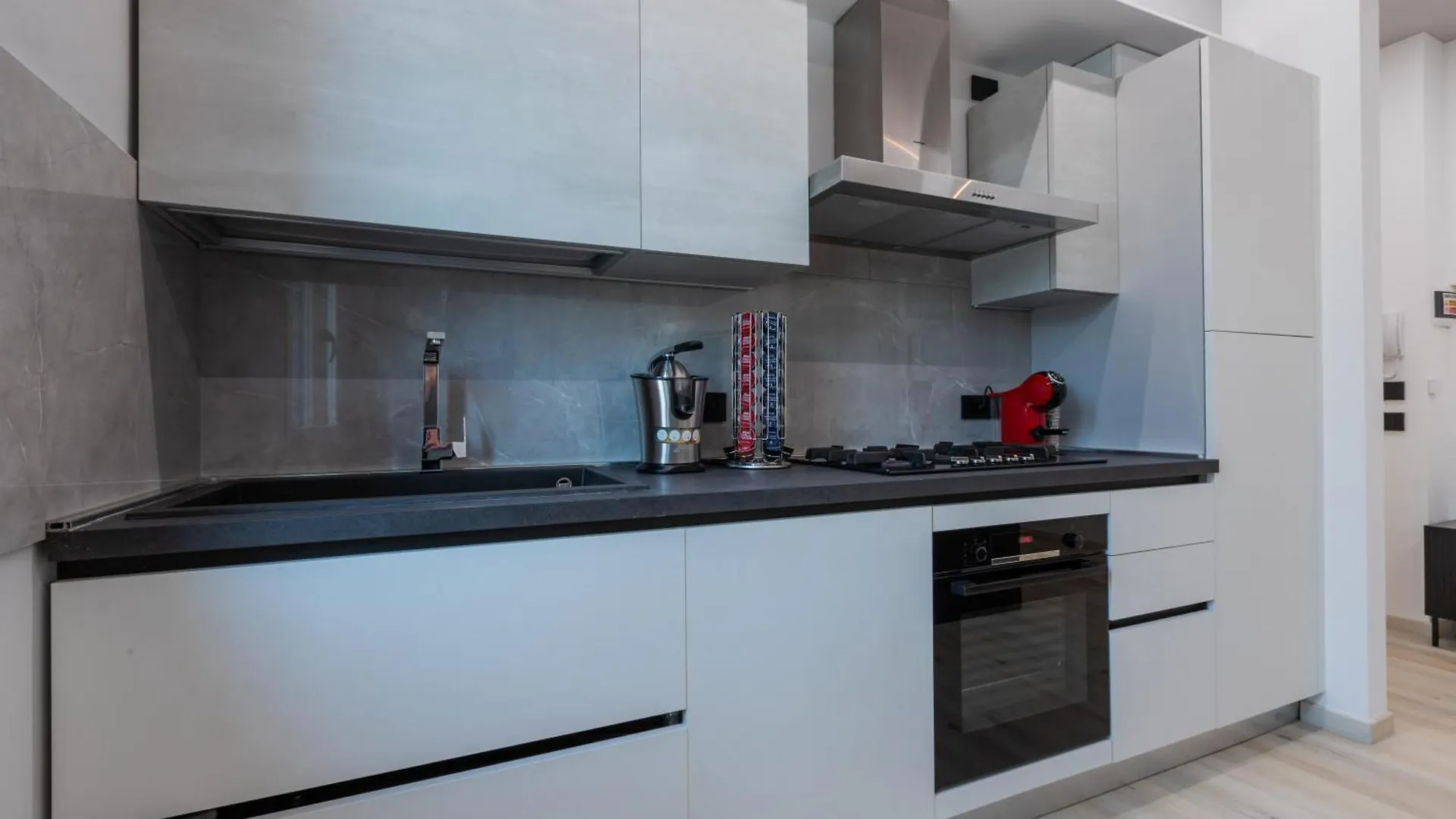 Verona Borgo Roma Luxury Rooms & Apartment 0*,
