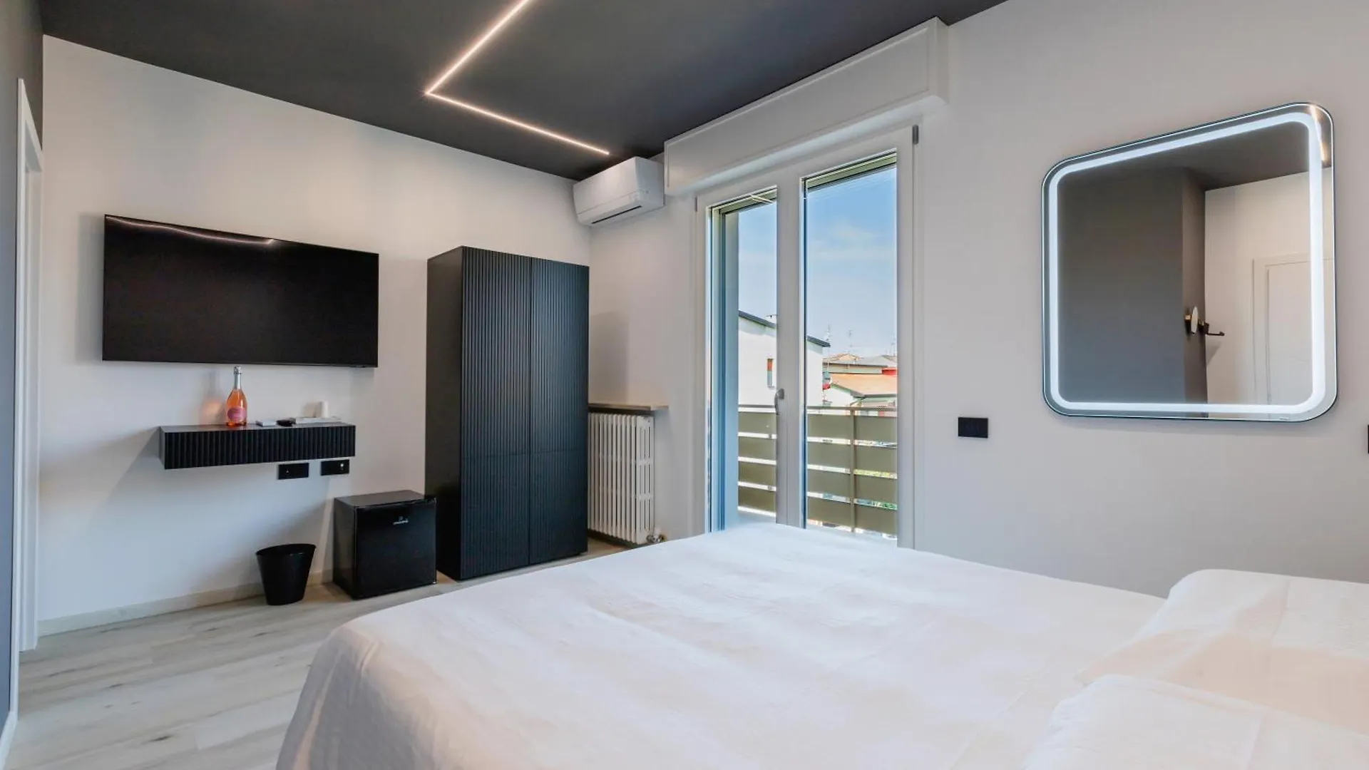 Verona Borgo Roma Luxury Rooms & Apartment ゲストハウス