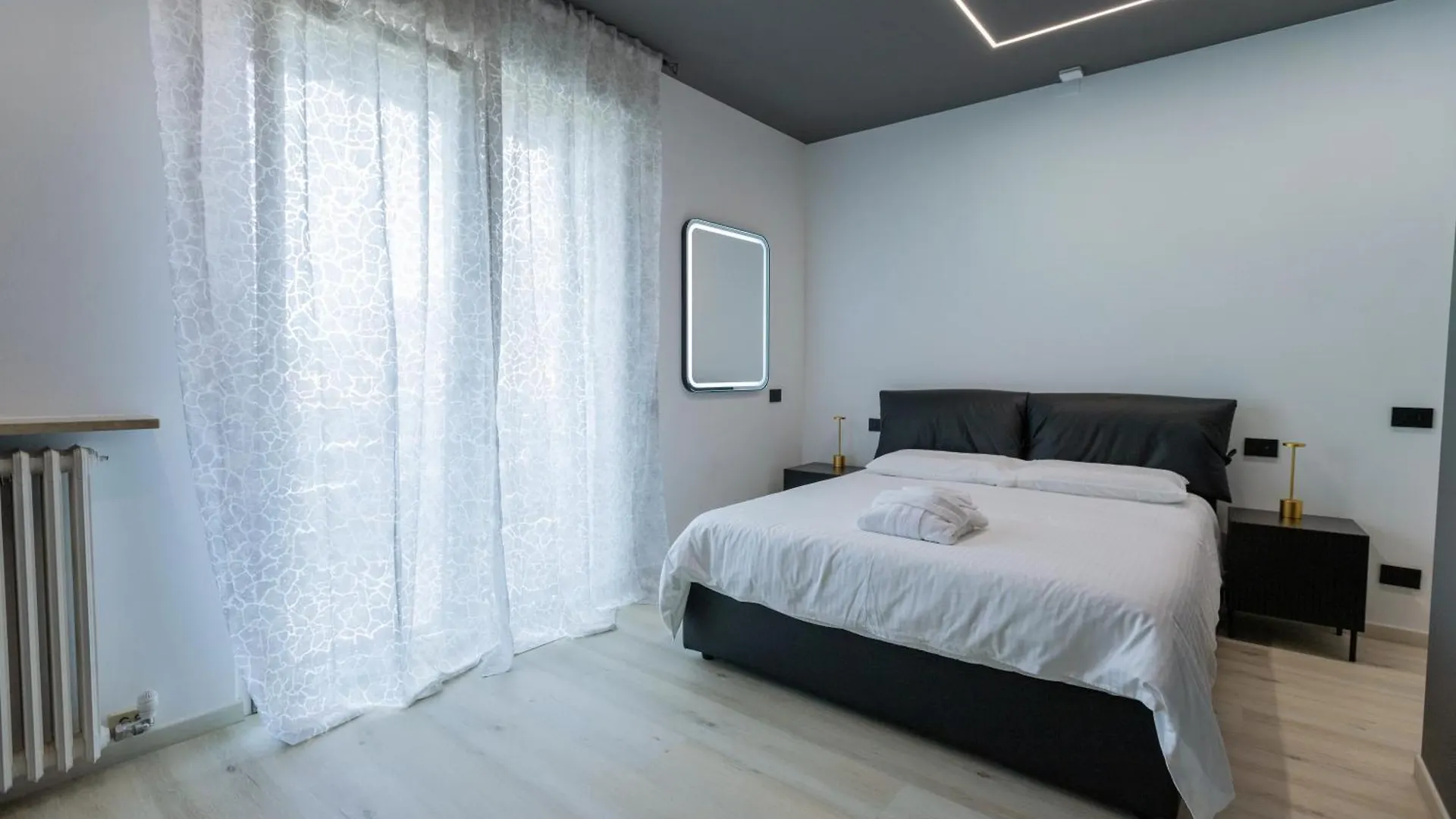 Verona Borgo Roma Luxury Rooms & Apartment 0*,